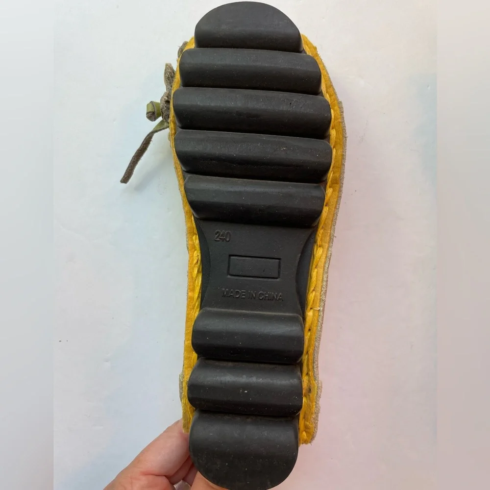 Socofy Bohemian yellow and green flower leather slip on shoes. Size 7.5 NWOT - Picture 5 of 9